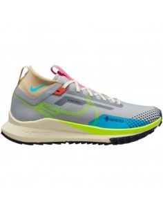 React Pegasus Trail 4 Sneaker
