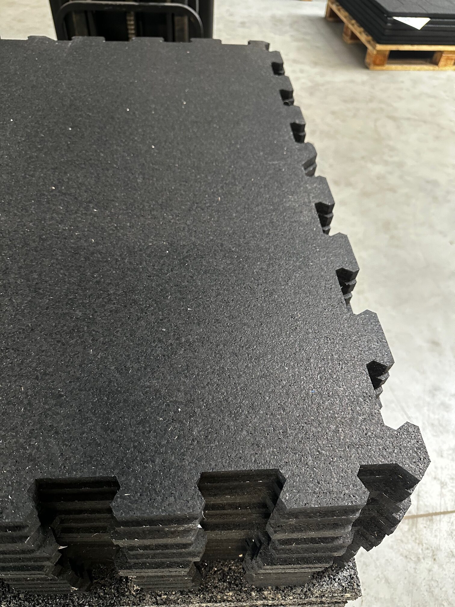 10mm Fitness- & Bodenschutz- “Puzzlematte-Ecke” 956x956x10mm schwarz - Image 13