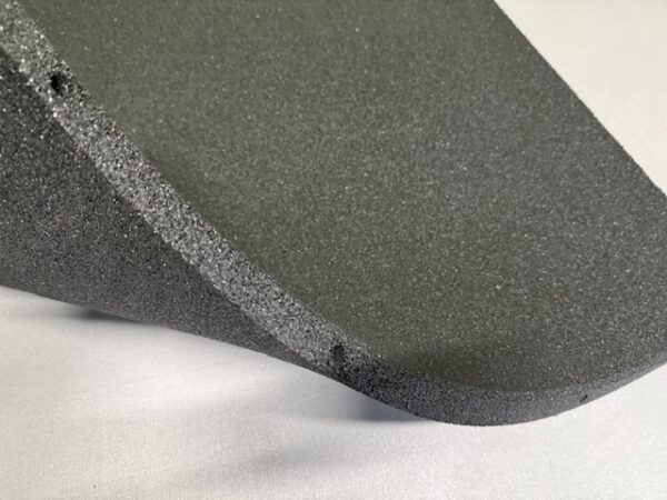 “FitPro-100x100x3″cm schwarz – Fitness- & Bodenschutzmatte inkl. 4 Verbinderpins - Image 9