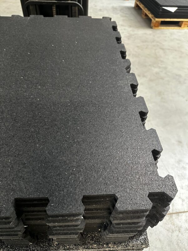 10mm Fitness- & Bodenschutz- “Puzzlematte-Rand” 956x956x10mm schwarz - Image 12