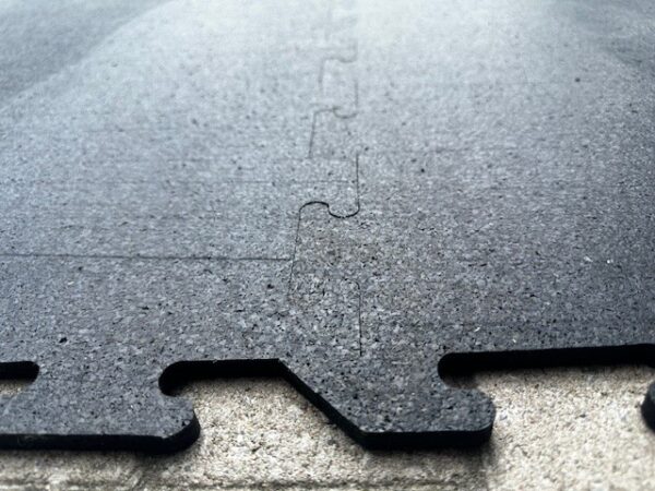 10mm Fitness- & Bodenschutz- “Puzzlematte-Rand” 956x956x10mm schwarz - Image 9