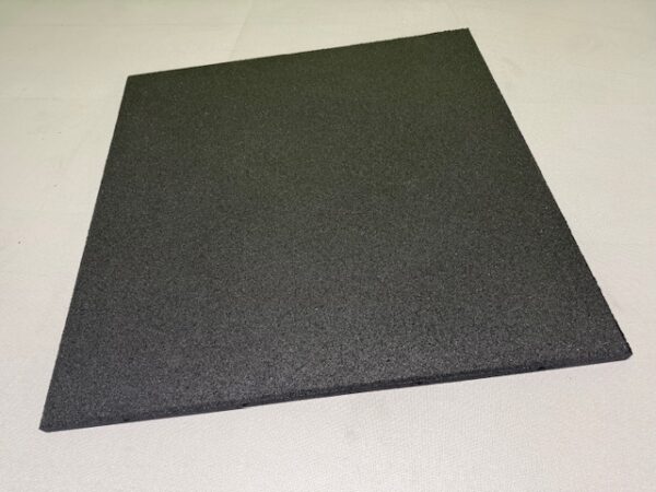 “FitPro-100x100x3″cm schwarz – Fitness- & Bodenschutzmatte inkl. 4 Verbinderpins - Image 13