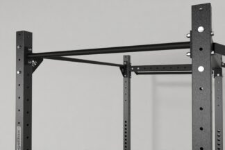 Outdoor pull up bar