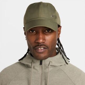 Nike Dri-Fit Club Unstructured Metal Swoosh Cap  beige/silber | Omidis.de