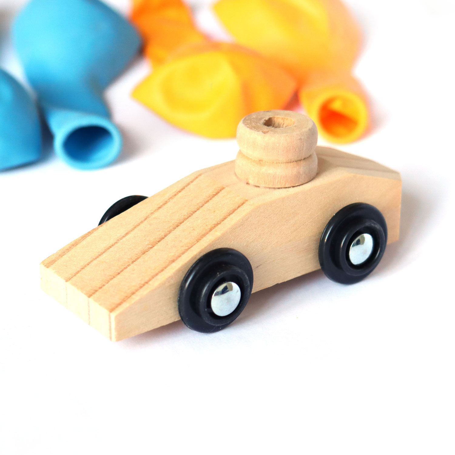 Spielzeugauto Holz Ballonantrieb 5-teilig
| ROB’S BALLOONS